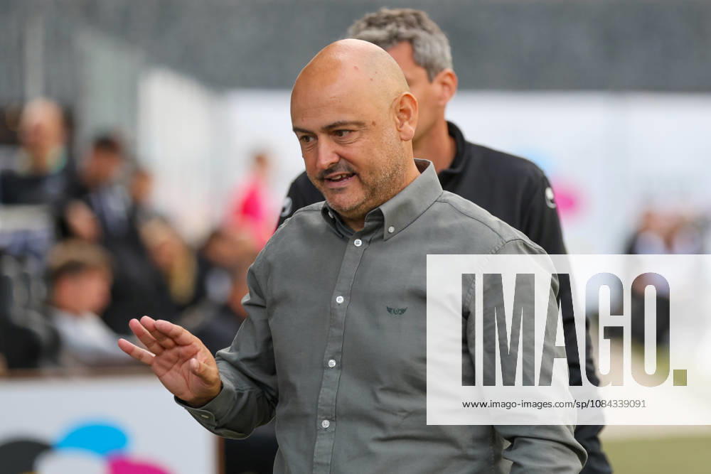 Rui Mota (Cheftrainer SV Waldhof Mannheim) Freude nach dem 1:5 Erfolg Fussball: 3. Liga, 8. Spieltag, SG Sonnenhof Großaspach vs. SV Waldhof Mannheim am 10.10.2026 in Aspach-Großaspach (WIRmachenDRUCK Arena), Deutschland Aspach-Großaspach WIRmachenDRUCK Arena Deutschland