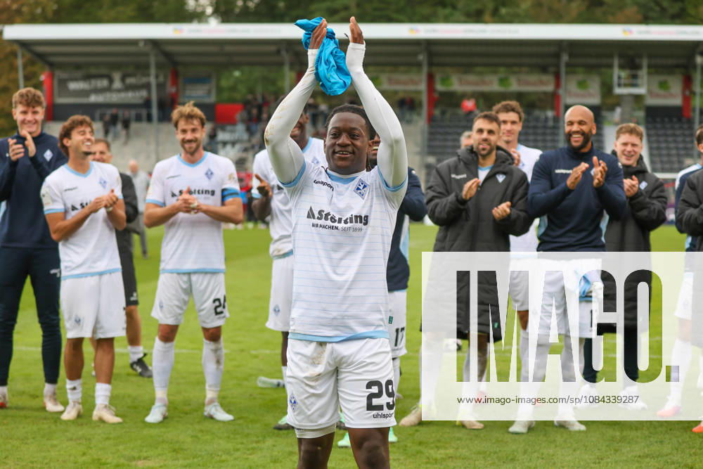 Nolan Muteba N Tumba (SV Waldhof Mannheim, 29), Zweifacher Torschütze. Tor und Torjubel, Gestik, Freude, Emotionen nach dem Spiel Fussball: 3. Liga, 8. Spieltag, SG Sonnenhof Großaspach vs. SV Waldhof Mannheim am 10.10.2026 in Aspach-Großaspach (WIRmachenDRUCK Arena), Deutschland Aspach-Großaspach WIRmachenDRUCK Arena Deutschland