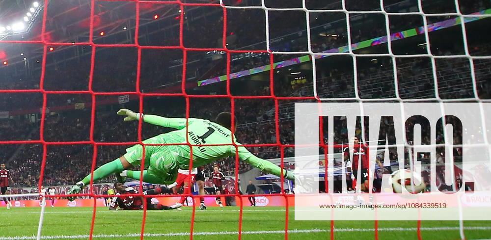 RB Leipzig - Frankfurt Bundesliga Leipzig, 10.10.2026, Red Bull Arena, Fußball, 1.Bundesliga, 5.Spieltag , RB Leipzig vs. SG Eintracht Frankfurt , Im Bild: Tor für RB Leipzig. Antonio Nusa (7, RB Leipzig) trifft zum 5:0.. , Nur zur redaktionellen Nutzung. Only editorial use. , DFL DFB regulations prohibit any use of photographs as image sequences and or quasi-video. ,