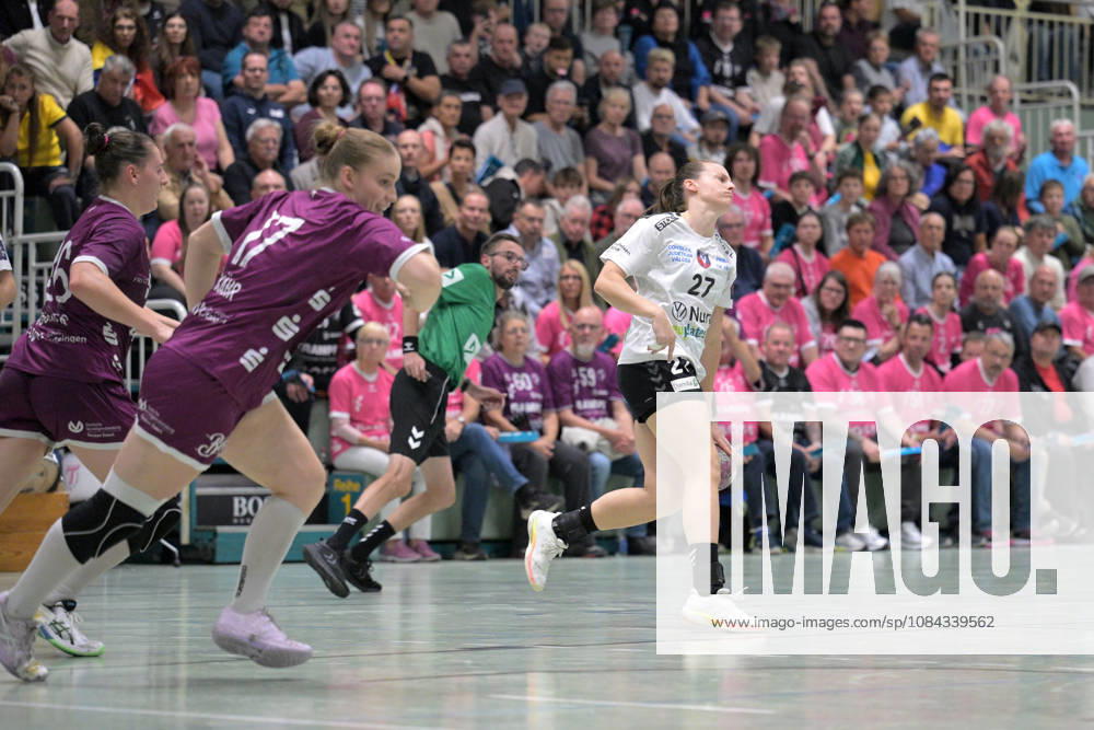Julia Maidhof (SCM Ramnicu Valcea, 27) am Ball TusSies Metzingen vs. SCM Ramnicu Valcea, Handball, EHF, Europa Leauge Qualifikation Rueckspiel, Saison 2026 2027, 10.10.2026 TusSies Metzingen vs. SCM Ramnicu Valcea, Handball, EHF, Europa Leauge Qualifikation Rueckspiel, Saison 2026 2027, 10.10.2026 Metzingen