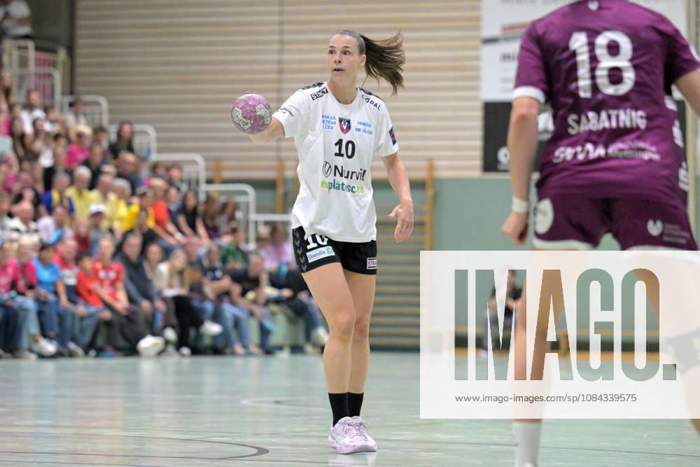 Inger Smits (SCM Ramnicu Valcea, 10) am Ball TusSies Metzingen vs. SCM Ramnicu Valcea, Handball, EHF, Europa Leauge Qualifikation Rueckspiel, Saison 2026 2027, 10.10.2026 TusSies Metzingen vs. SCM Ramnicu Valcea, Handball, EHF, Europa Leauge Qualifikation Rueckspiel, Saison 2026 2027, 10.10.2026 Metzingen