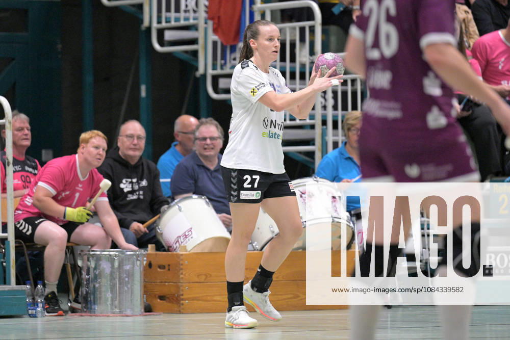 Julia Maidhof (SCM Ramnicu Valcea, 27) am Ball TusSies Metzingen vs. SCM Ramnicu Valcea, Handball, EHF, Europa Leauge Qualifikation Rueckspiel, Saison 2026 2027, 10.10.2026 TusSies Metzingen vs. SCM Ramnicu Valcea, Handball, EHF, Europa Leauge Qualifikation Rueckspiel, Saison 2026 2027, 10.10.2026 Metzingen