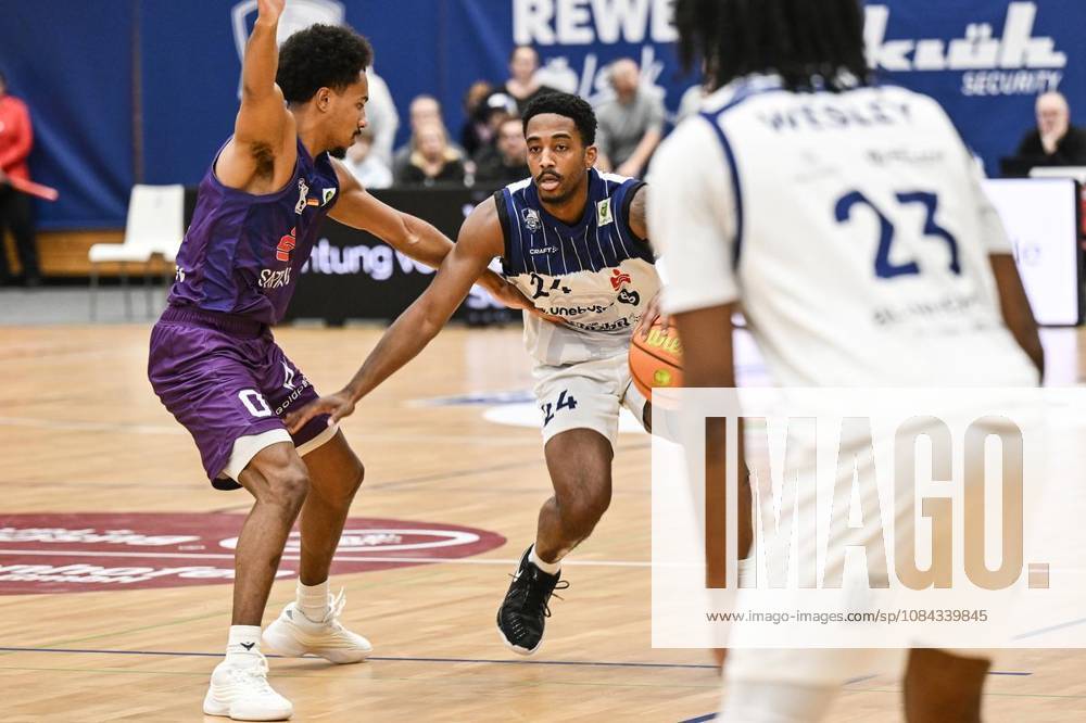 JAMONTA BLACK, VfL Sparkassen Stars Bochum (in Blau-Weiß) spielt am Samstag,10. Oktober 2026 gegen BG Göttingen (in Violett) in der Basketball - 2. Bundesliga ProA in der Rundsporthalle in Bochum. Deutschland NRW Bochum