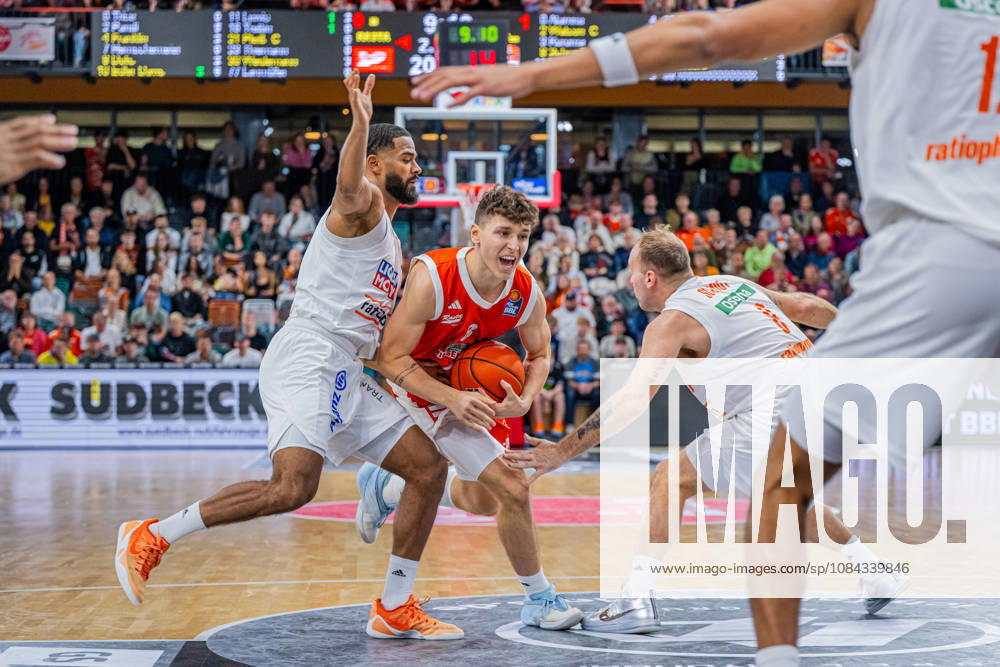 1. Basketball Bundesliga, easyCredit BBL, Saison 2026 2027, Herren, Hauptrunde, 5. Spieltag, 10.10.2026, RASTA Vechta - ratiopharm ulm Dominik Dolic ( 8 - RASTA Vechta) in Aktion Vechta RASTA Dome Niedersachsen Deutschland