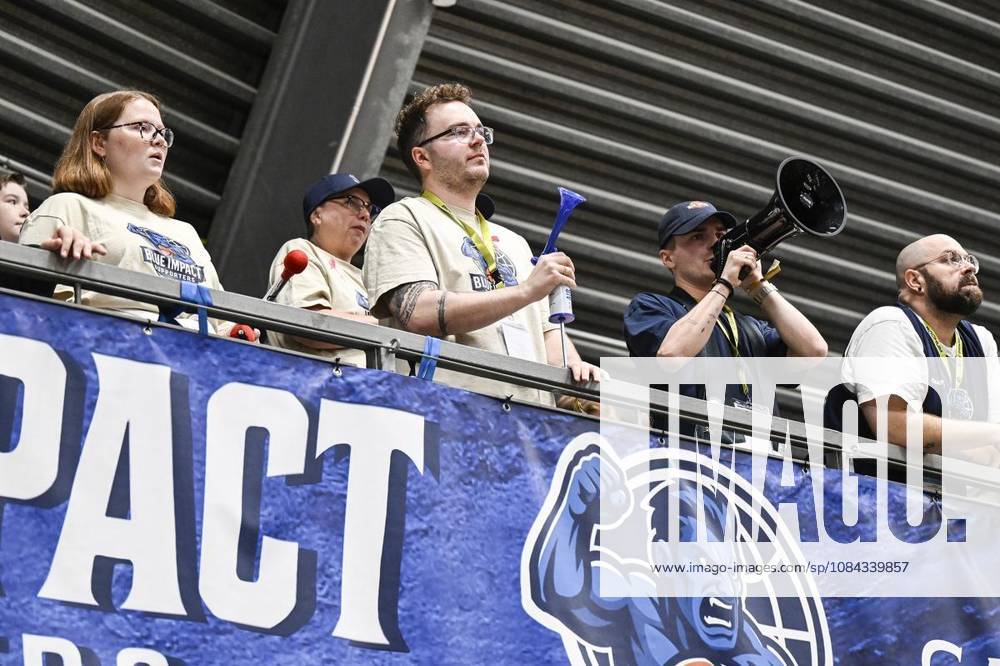 VfL Sparkassen Stars Bochum (in Blau-Weiß) spielt am Samstag,10. Oktober 2026 gegen BG Göttingen (in Violett) in der Basketball - 2. Bundesliga ProA in der Rundsporthalle in Bochum. Deutschland NRW Bochum