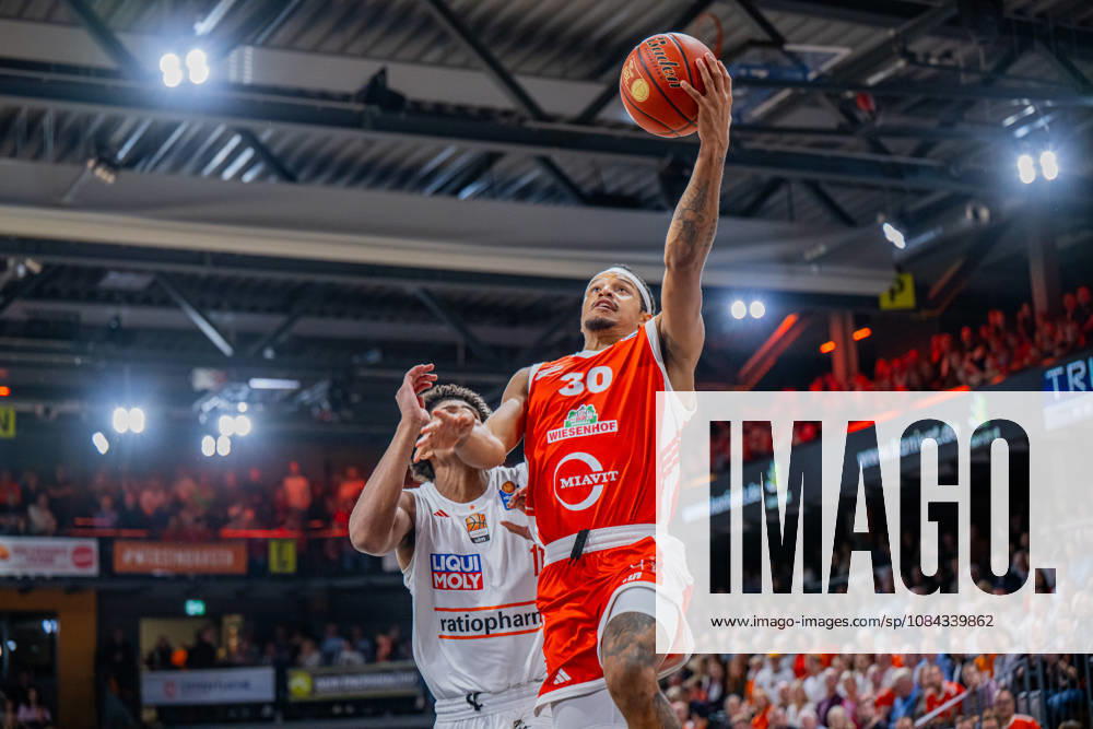1. Basketball Bundesliga, easyCredit BBL, Saison 2026 2027, Herren, Hauptrunde, 5. Spieltag, 10.10.2026, RASTA Vechta - ratiopharm ulm Nelson Weidemann ( 30 - RASTA Vechta) beim Korbleger Vechta RASTA Dome Niedersachsen Deutschland