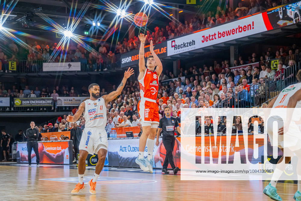 1. Basketball Bundesliga, easyCredit BBL, Saison 2026 2027, Herren, Hauptrunde, 5. Spieltag, 10.10.2026, RASTA Vechta - ratiopharm ulm Dominik Dolic ( 8 - RASTA Vechta) beim Jumpshot Vechta RASTA Dome Niedersachsen Deutschland