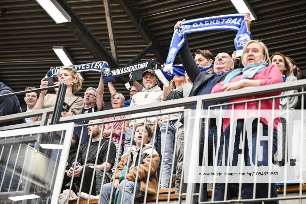 VfL Sparkassen Stars Bochum (in Blau-Weiß) spielt am Samstag,10. Oktober 2026 gegen BG Göttingen (in Violett) in der Basketball - 2. Bundesliga ProA in der Rundsporthalle in Bochum. Deutschland NRW Bochum
