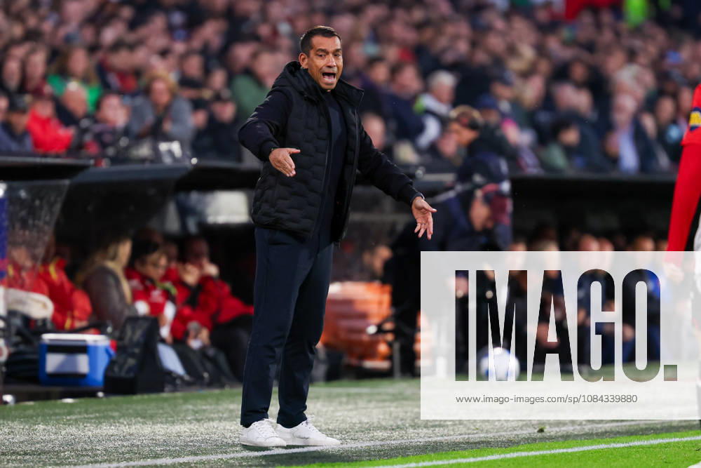2026-10-10 Feyenoord v AZ Alkmaar - Dutch Eredivisie ROTTERDAM, NETHERLANDS - OCTOBER 10: Headcoach Giovanni van Bronckhorst of Feyenoord coaches his players during the Dutch Eredivisie match between Feyenoord and AZ Alkmaar at Stadion Feijenoord on October 10, 2026 in Rotterdam, Netherlands. Rotterdam Stadion Feijenoord Netherlands Content not available for redistribution in The Netherlands directly or indirectly through any third parties.