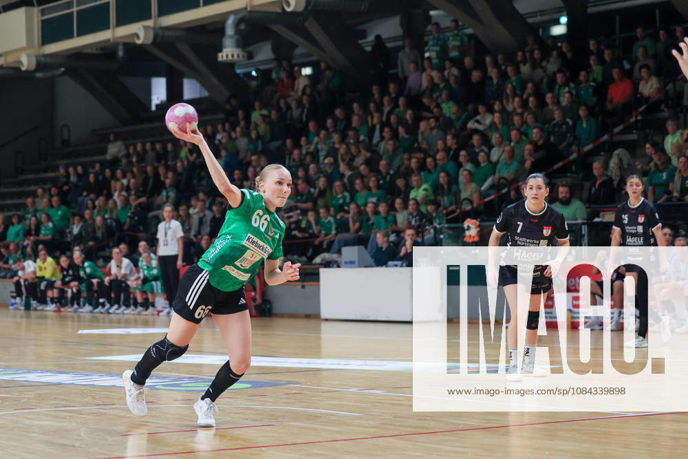 2026_10_10, Reinickendorfer Füchse Frauen-SG Nürtingen-Zizishausen, 5. Spieltag , 2. Bundesliga ,HBF,Handball, Sömmeringhalle Alissa Katarina Werle (Reinickendorfer Füchse Frauen, 66) führt den Siebenmeter aus Berlin Berlin Germany