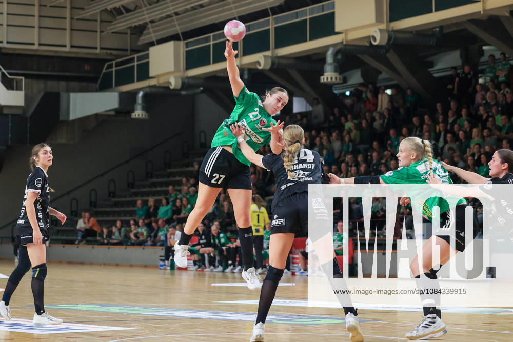 2026_10_10, Reinickendorfer Füchse Frauen-SG Nürtingen-Zizishausen, 5. Spieltag , 2. Bundesliga ,HBF,Handball, Sömmeringhalle Nomi In De Braekt (Reinickendorfer Füchse Frauen, 27) mit dem Torwurf Berlin Berlin Germany