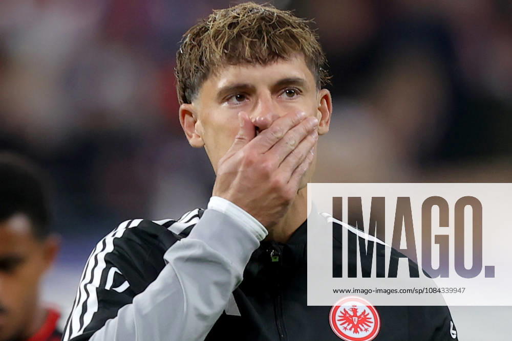 Fussball 1.Bundesliga, RB Leipzig - Eintracht Frankfurt v.l. Robin Koch (Eintracht Frankfurt) Enttäuscht, traurig, frustriert, ratlos, Leipzig