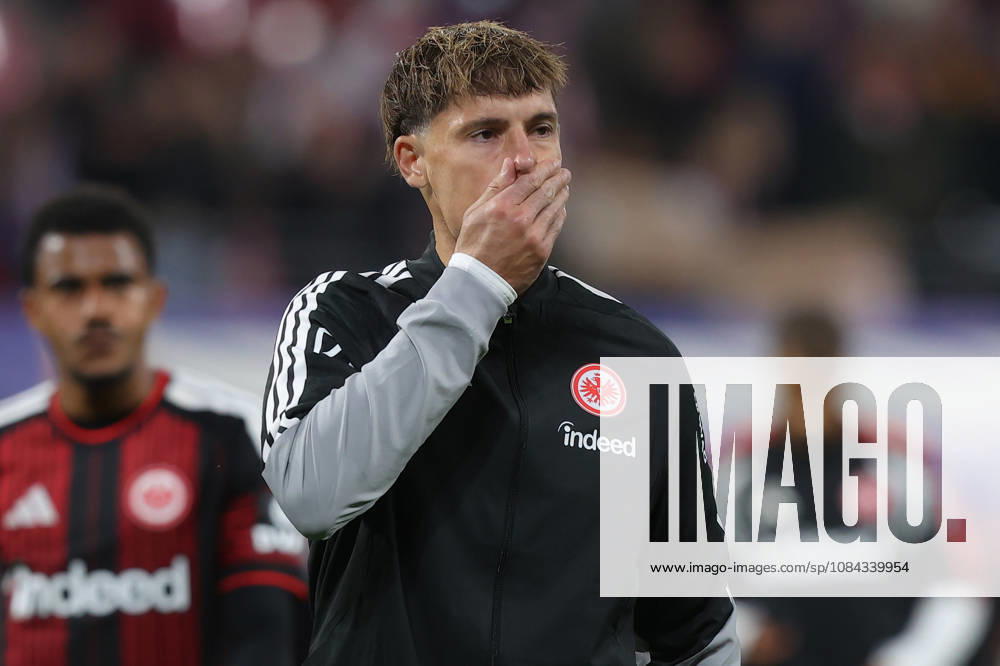 Fussball 1.Bundesliga, RB Leipzig - Eintracht Frankfurt v.l. Robin Koch (Eintracht Frankfurt) Enttäuscht, traurig, frustriert, ratlos, Leipzig
