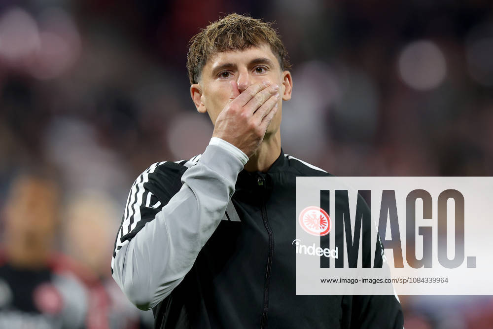 Fussball 1.Bundesliga, RB Leipzig - Eintracht Frankfurt v.l. Robin Koch (Eintracht Frankfurt) Enttäuscht, traurig, frustriert, ratlos, Leipzig