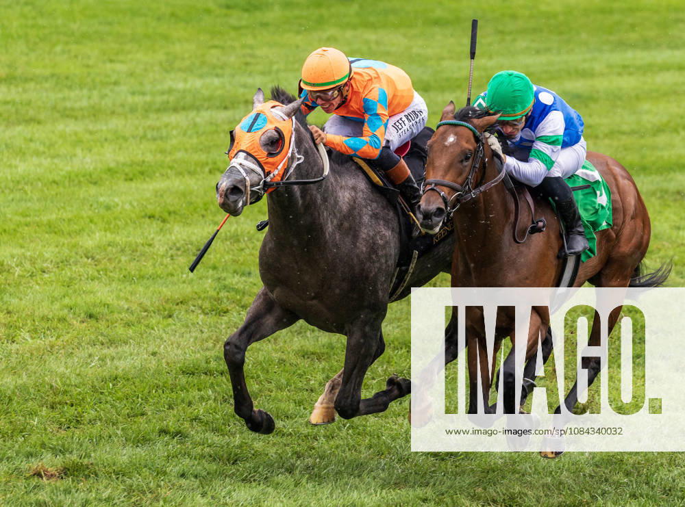 Merlin Monroan (6) ridden by Tyler Gaffalione wins an allowance on QEII GI Day on October 10, 2026. Candice Chavez Eclipse Sportswire CSM Lexington USA - ZUMAcs17 20261010_faf_cs17_007