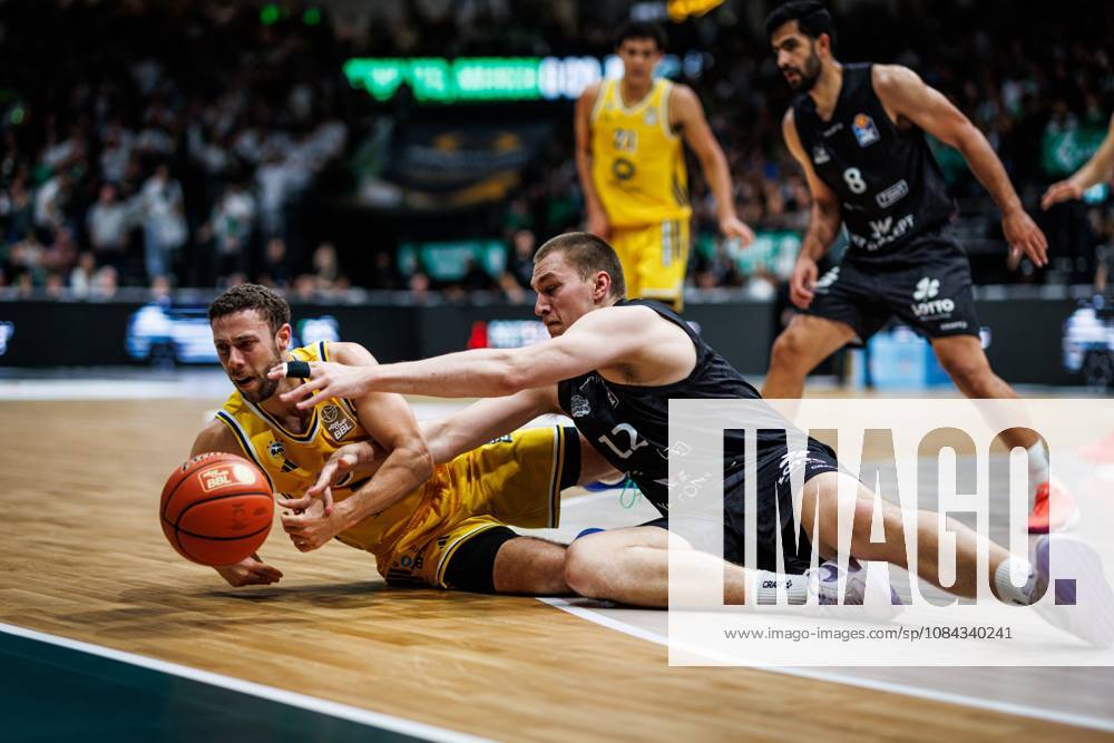 Jordan Ford (Alba Berlin) im Zweikampf mit Marten Linssen (Gladiators Trier), Aktion Action Vet Concept Gladiators Trier vs Alba Berlin, Basketball, easyCredit BBL, 5. Spieltag, Saison 2026 2027, 10.10.2026 Vet Concept Gladiators Trier vs Alba Berlin, Basketball, easyCredit BBL, 5. Spieltag, Saison 2026 2027