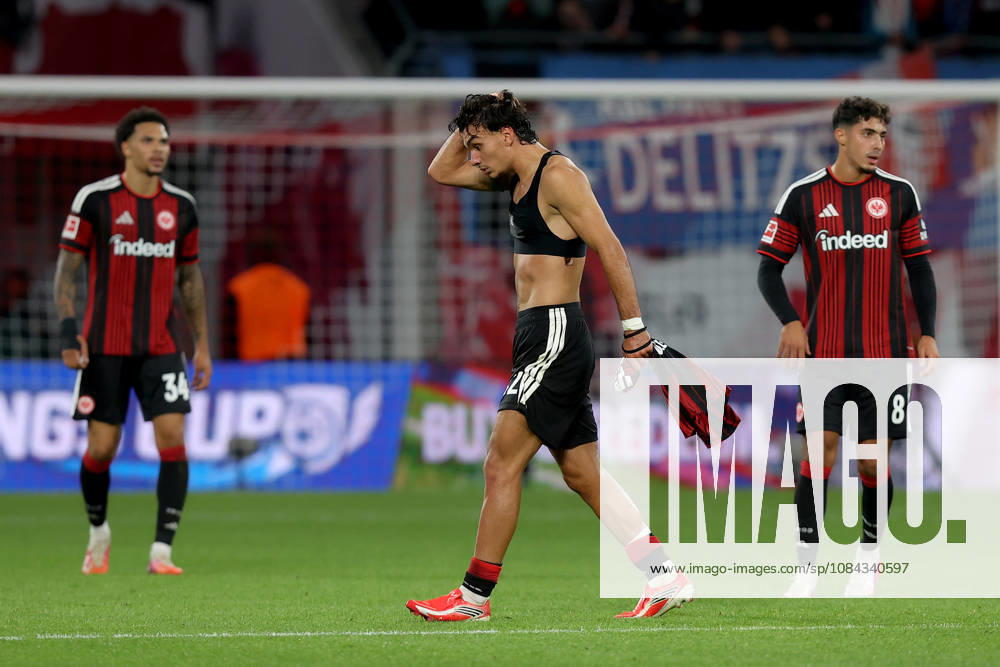 Fussball 1.Bundesliga, RB Leipzig - Eintracht Frankfurt v.l. Can Uzun (Eintracht Frankfurt) Enttäuscht, traurig, frustriert, ratlos, Leipzig