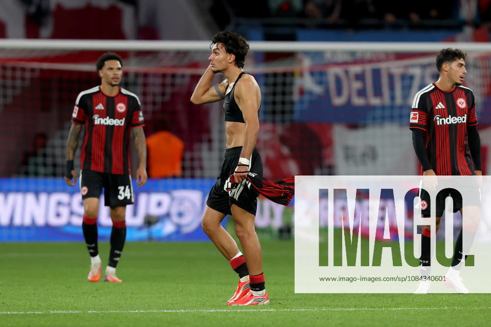 Fussball 1.Bundesliga, RB Leipzig - Eintracht Frankfurt v.l. Can Uzun (Eintracht Frankfurt) Enttäuscht, traurig, frustriert, ratlos, Leipzig