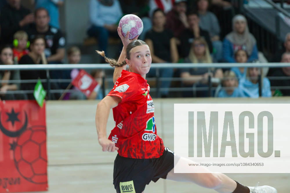 Emma Hertha (Halle, 17), SV Union Halle-Neustadt vs. BSV Sachsen Zwickau, Handball Bundesliga Frauen, 1. Bundesliga 5. Spieltag Saison 2026 27, 10.10.2026 Halle SWH Arena Sachsen-Anhalt Deutschland
