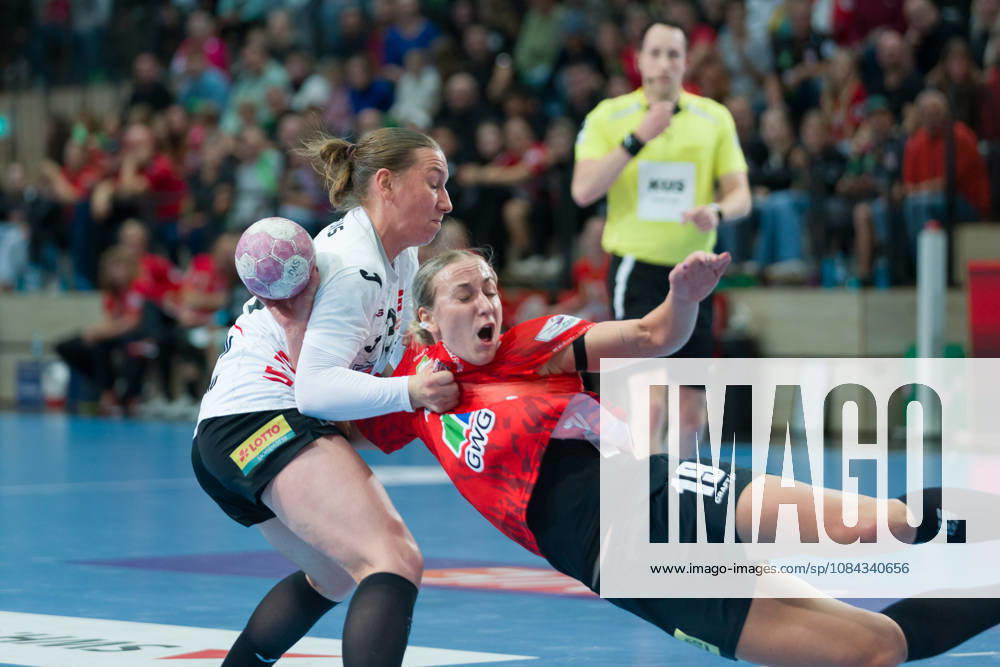 Zoe Stens (Zwickau, 73), Lea Gruber (Halle, 19), SV Union Halle-Neustadt vs. BSV Sachsen Zwickau, Handball Bundesliga Frauen, 1. Bundesliga 5. Spieltag Saison 2026 27, 10.10.2026 Halle SWH Arena Sachsen-Anhalt Deutschland