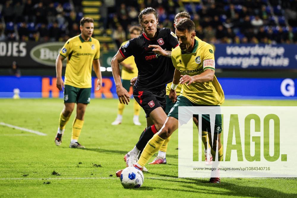 SITTARD - Wout Weghorst of FC Twente, Ivo Pinto of Fortuna Sittard (lr) during the Dutch Eredivisie match between Fortuna Sittard and FC Twente at the Fortuna Sittard stadium on 10 October 2026 in Sittard, the Netherlands. IRIS VAN DEN BROEK ANP Eredivisie 2026 27 ANPxSportx IVx 572054334 originalFilename: 572054334