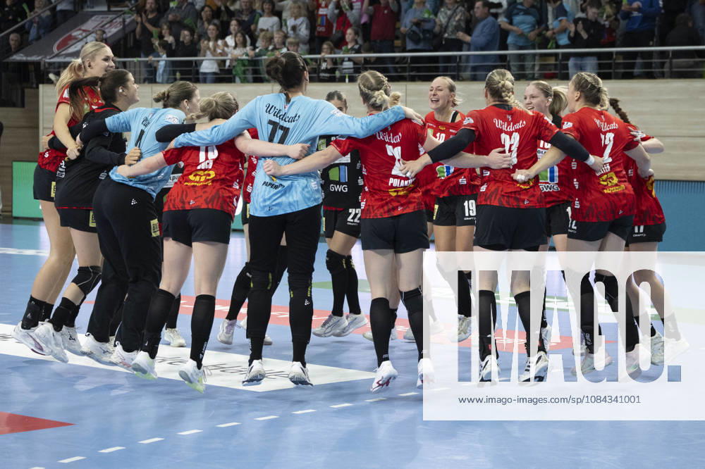 Alsco Handball Bundesliga Frauen, Saison 2026 2027 SV Union Halle-Neustadt vs.BSV Sachsen Zwickau Halle, Deutschland 09.September 2026: Im Bild:Die Mannschaft von Halle jubelt nach ihren Sieg ueber Zwickau Schlussjubel, Schlußjubel, Emotion, Freude, Halle Saale SWH Arena Sachsen-Anhalt Deutschland