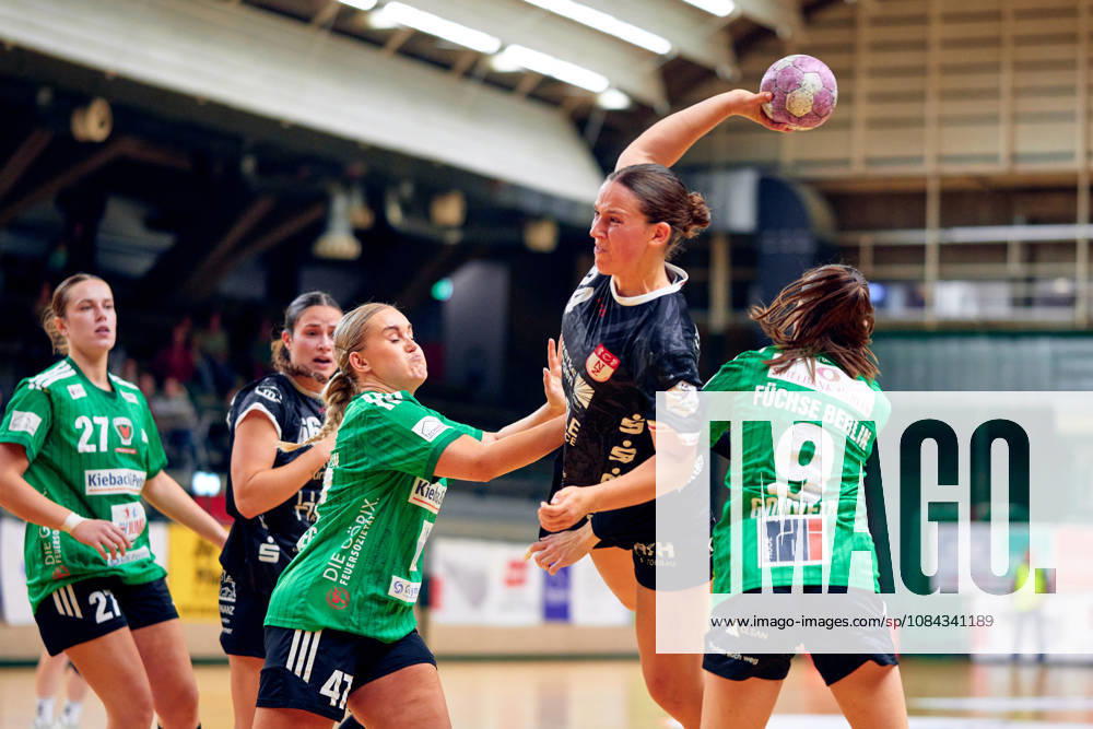 Lisa Fuchs (SG Nuertingen-Zizishausen, 24), ANOUK NIEUWENWEG (Fuechse Berlin, 47), ANAIS GOUVEIA (Fuechse Berlin, 09), GER, 2. Handball - Bundesliga Frauen, Fuechse Berlin vs. SG Nuertingen-Zizishausen, Saison 2026 27, 5. Spieltag, 10.10.2026 GER, 2. Handball - Bundesliga Frauen, Fuechse Berlin vs. SG Nuertingen-Zizishausen, Saison 2026 27, 5. Spieltag, 10.10.2026 Berlin