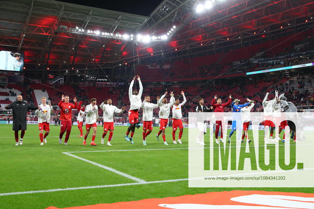 Fussball 1.Bundesliga, RB Leipzig - Eintracht Frankfurt v.l. Jubel, Freude über den Sieg Leipzig