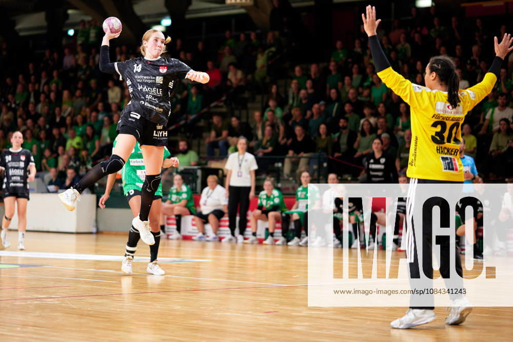 Nora Erhardt (SG Nuertingen-Zizishausen, 14), MERCY HACKER (Fuechse Berlin, 30), GER, 2. Handball - Bundesliga Frauen, Fuechse Berlin vs. SG Nuertingen-Zizishausen, Saison 2026 27, 5. Spieltag, 10.10.2026 GER, 2. Handball - Bundesliga Frauen, Fuechse Berlin vs. SG Nuertingen-Zizishausen, Saison 2026 27, 5. Spieltag, 10.10.2026 Berlin