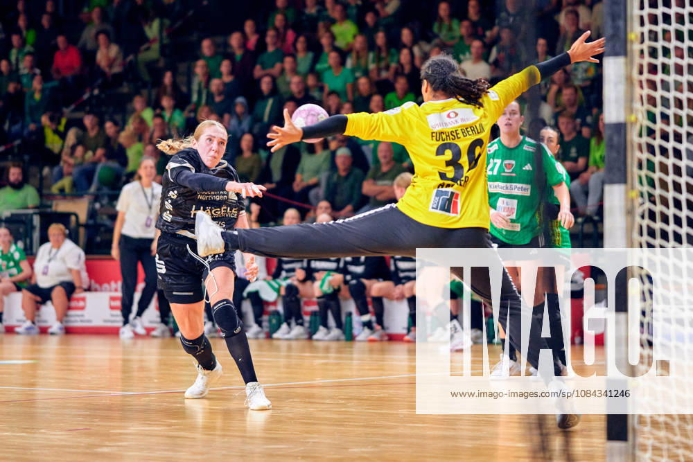 Nora Erhardt (SG Nuertingen-Zizishausen, 14), MERCY HACKER (Fuechse Berlin, 30), GER, 2. Handball - Bundesliga Frauen, Fuechse Berlin vs. SG Nuertingen-Zizishausen, Saison 2026 27, 5. Spieltag, 10.10.2026 GER, 2. Handball - Bundesliga Frauen, Fuechse Berlin vs. SG Nuertingen-Zizishausen, Saison 2026 27, 5. Spieltag, 10.10.2026 Berlin