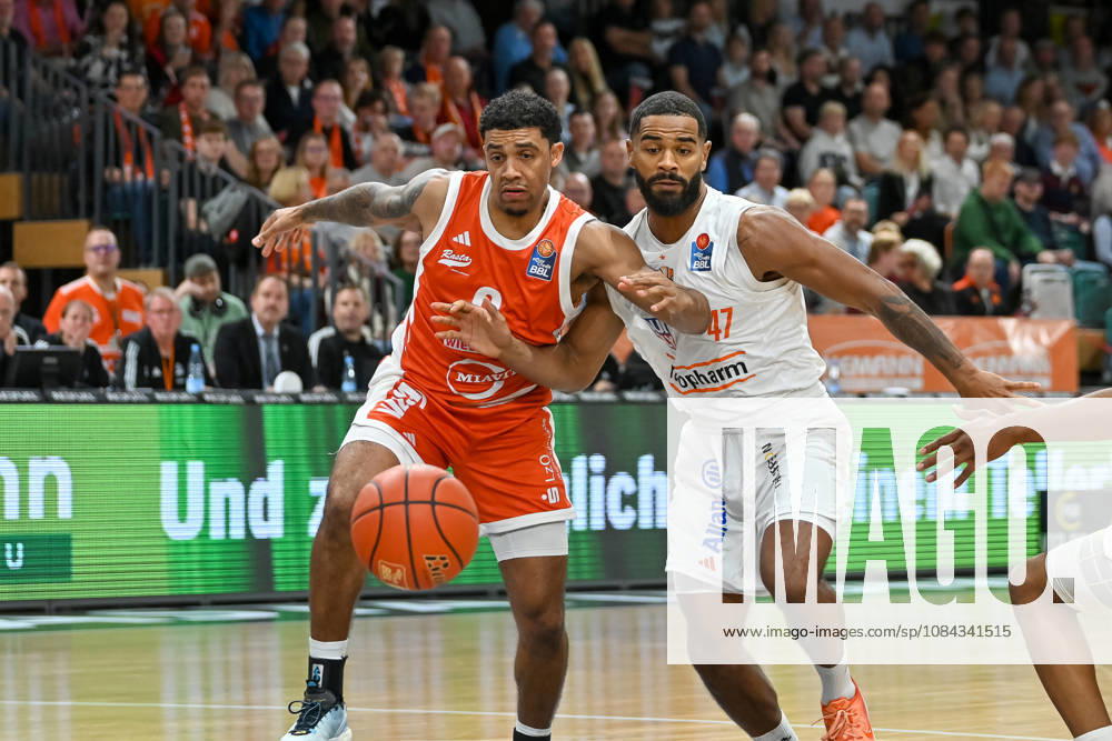 Dmitrik Trice (RASTA Vechta, 00) gegen Marvin Heckel (ratiopharm Ulm, 47) RASTA Vechta vs. ratiopharm Ulm, easyCredit Basketball Bundesliga, 5. Spieltag, Saison 2026 2027, 10.10.2026, RASTA Vechta vs. ratiopharm Ulm, easyCredit Basketball Bundesliga, 5. Spieltag, Saison 2026 2027, 10.10.2026 Vechta