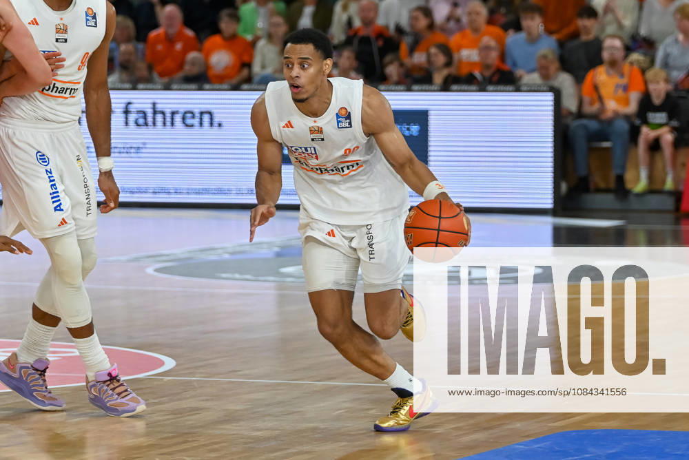 Jaylen Sims (ratiopharm Ulm, 30) am Ball RASTA Vechta vs. ratiopharm Ulm, easyCredit Basketball Bundesliga, 5. Spieltag, Saison 2026 2027, 10.10.2026, RASTA Vechta vs. ratiopharm Ulm, easyCredit Basketball Bundesliga, 5. Spieltag, Saison 2026 2027, 10.10.2026 Vechta