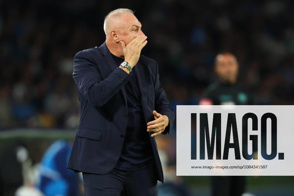 Frosinone s head coach Massimiliano Alvini during the Serie A soccer match between Napoli and Frosinone at the Diego Armando Maradona Stadium in Naples, southern italy - Sunday , October 10, 2026. - Soccer .