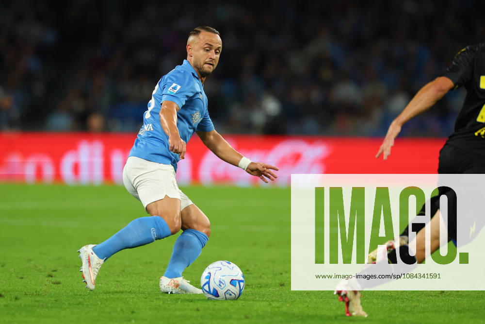 Napolis Stanislav Lobotka during the Serie A soccer match between Napoli and Frosinone at the Diego Armando Maradona Stadium in Naples, southern italy - Sunday , October 10, 2026. - Soccer .