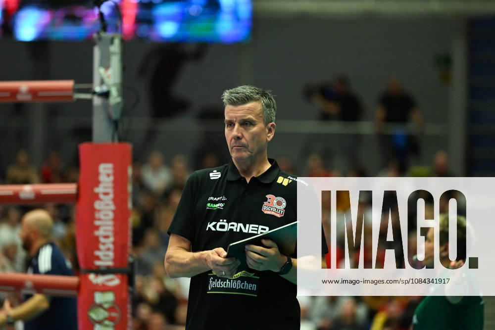 Alexander Waibl (Cheftrainer Dresdner SC) Dresdner SC vs. Allianz MTV Stuttgart, 1. Volleyball Bundesliga Damen, Spielzeit 2026 2027, 10.10.2026 Dresdner SC vs. Allianz MTV Stuttgart, 1. Volleyball Bundesliga Damen, Spielzeit 2026 2027, 10.10.2026 Dresden
