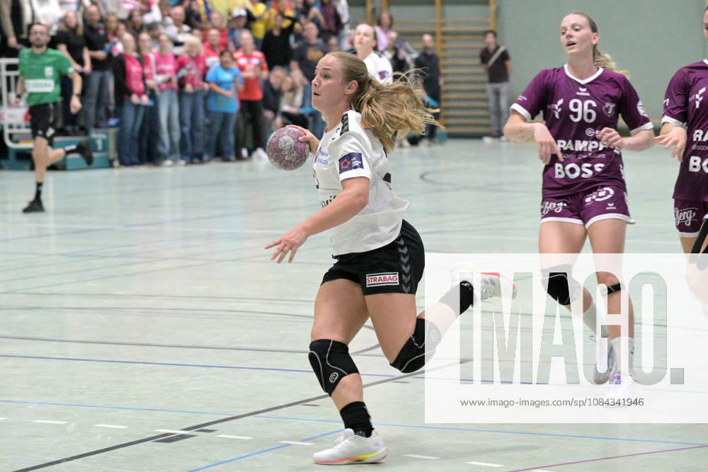 Zoe Sprengers (SCM Ramnicu Valcea, 19) beim Torwurf TusSies Metzingen vs. SCM Ramnicu Valcea, Handball, EHF, Europa Leauge Qualifikation Rueckspiel, Saison 2026 2027, 10.10.2026 TusSies Metzingen vs. SCM Ramnicu Valcea, Handball, EHF, Europa Leauge Qualifikation Rueckspiel, Saison 2026 2027, 10.10.2026 Metzingen