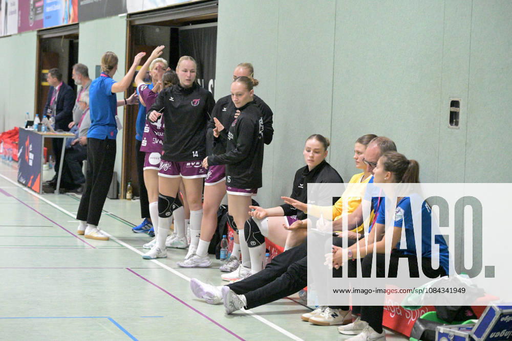 Enttaeuscht enttaeuschung bei den Spielerinnen der TusSies nach der 28:29 Niederlage im Rueckspiel in der Europa Leauge Qualifikation 2.Runde TusSies Metzingen vs. SCM Ramnicu Valcea, Handball, EHF, Europa Leauge Qualifikation Rueckspiel, Saison 2026 2027, 10.10.2026 TusSies Metzingen vs. SCM Ramnicu Valcea, Handball, EHF, Europa Leauge Qualifikation Rueckspiel, Saison 2026 2027, 10.10.2026 Metzingen
