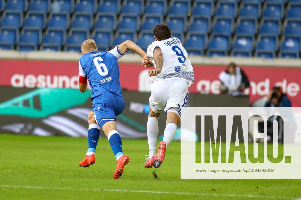 GER, Fussball, Herren, 3. Liga, Saison 2026 2027, MSV Duisburg - TSG Hoffenheim II Valentin Lässig (TSG II) und Lex Tyger Lobinger (MSV) im Kampf um den Ball