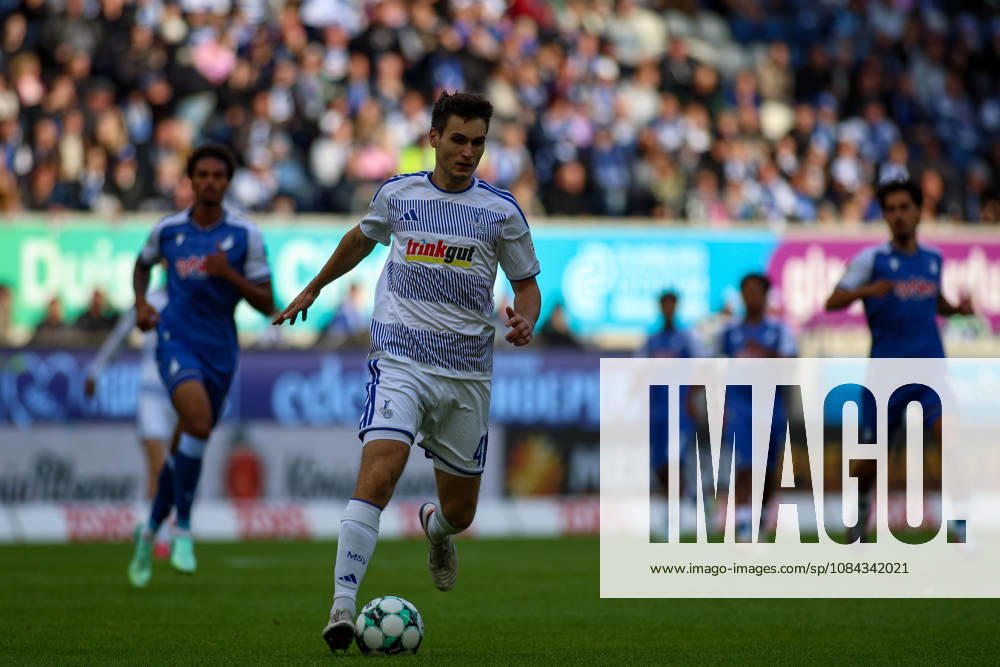 GER, Fussball, Herren, 3. Liga, Saison 2026 2027, MSV Duisburg - TSG Hoffenheim II Martin Ens (MSV) in Aktion am Ball, Einzelaktion