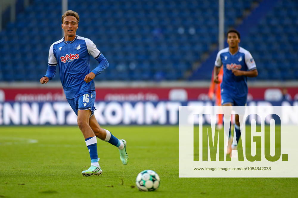 GER, Fussball, Herren, 3. Liga, Saison 2026 2027, MSV Duisburg - TSG Hoffenheim II Luis Engelns (TSG II) in Aktion am Ball, Einzelaktion