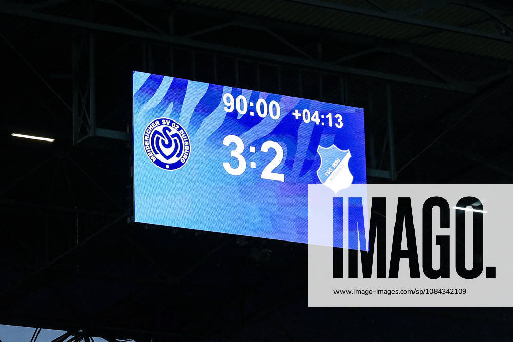 Fussball, 3.Liga Saison 2026 2027 8.Spieltag MSV Duisburg - TSG 1899 Hoffenheim II 10.10.2026, schauinsland-reisen-arena Anzeigetafel mit dem Endergebnis MSV Duisburg 3, Hoffenheim 2 Duisburg schauinsland-reisen-arena Nordrhein-Westfalen Deutschland