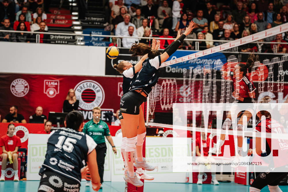 Im Bild: Allianz MTV Stuttgart greift an und Dresdner SC blockt 10.10.2026, Dresdner SC - Allianz MTV Stuttgart, DEKRA 1. Bundesliga Frauen, Volleyball, Deutschland, Dresden, Cyberport Arena