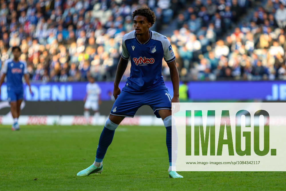 GER, Fussball, Herren, 3. Liga, Saison 2026 2027, MSV Duisburg - TSG Hoffenheim II Jykese Fields (TSG II) schaut
