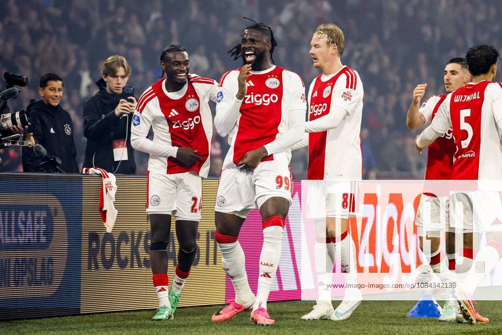 AMSTERDAM - (lr) Horthy Mokio of Ajax, Tolu Arokodare of Ajax, Julian Brandt of Ajax celebrate the 1-0 during the Dutch Eredivisie match between AFC Ajax and NEC Nijmegen at the Johan Cruijff ArenA on October 10, 2026 in Amsterdam, the Netherlands. MAURICE VAN STEEN ANP Eredivisie 2026 27 ANPxSportx IVx 572057429 originalFilename: 572057429
