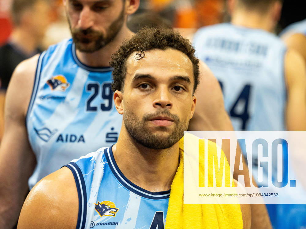 04 Elias Baggette (Rostock Seawolves) während einer Auszeit. Rostock Seawolves vs. Fitness First Würzburg Baskets, Stadthalle Rostock, easyCredit Basketball Bundesliga, 5. Spieltag, 10.10.2026 Rostock Seawolves vs. Fitness First Würzburg Baskets, Stadthalle Rostock, easyCredit Basketball Bundesliga, 5. Spieltag, Seawolves, Würzburg Baskets, Basketball 10.10.2026 Rostock