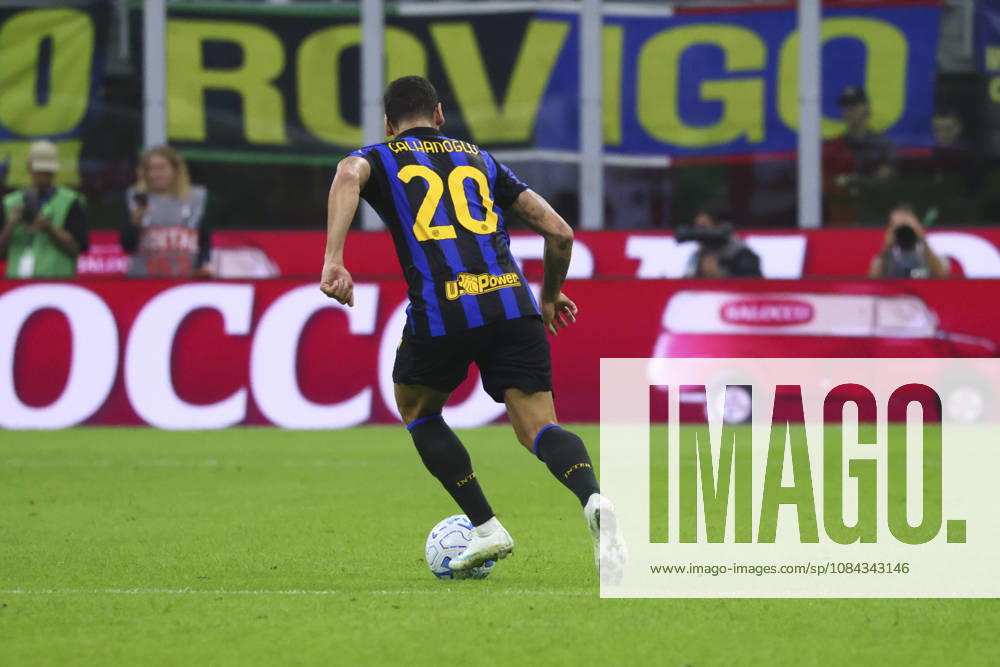 FC Internazionale v Parma Calcio - Serie A 2026 27 Hakan Calhanoglu in action during the Serie A match between FC Internazionale and Parma Calcio at Giuseppe Meazza in Milano, Italy, on October 10, 2026. Milano Milano Italy