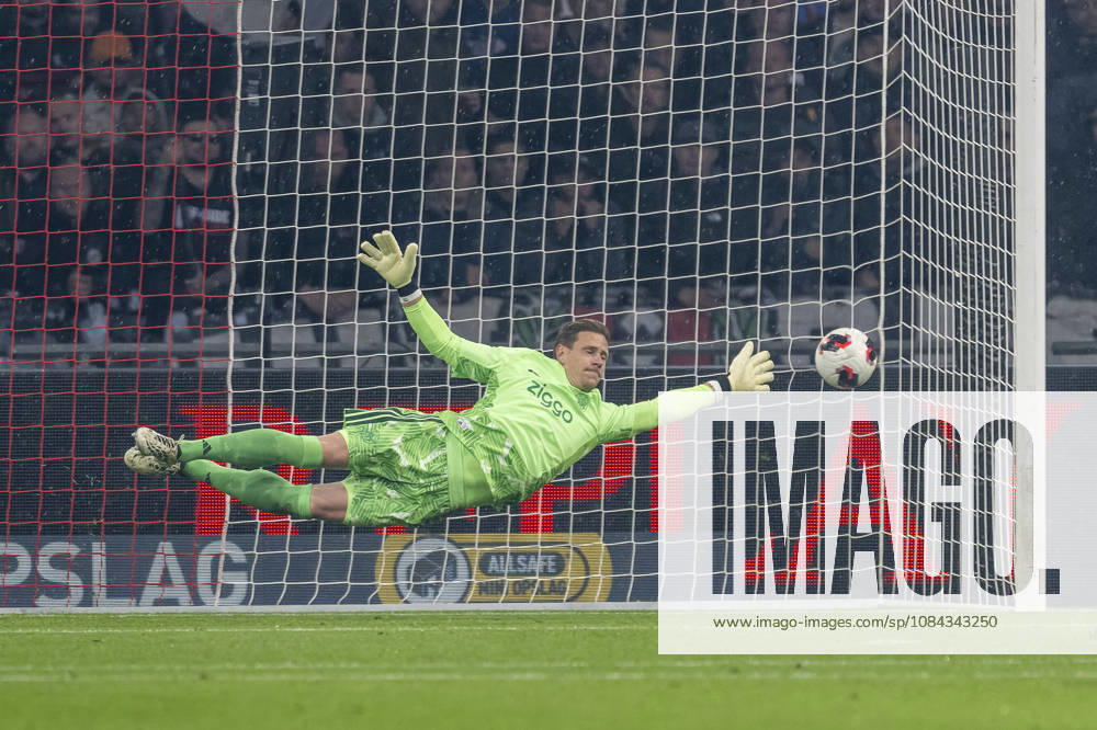 AMSTERDAM - AFC Ajax Amsterdam goalkeeper Marc ter Stegen could not save the penalty from N.E.C. Nijmegen forward Tjaronn Chery, 1-1, during the Vriendenloterij Eredivisie match between Ajax and N.E.C. in Johan Cruijff ArenA on 10 October 2026 in Amsterdam, Netherlands. (Photo by DeFodi Images) -