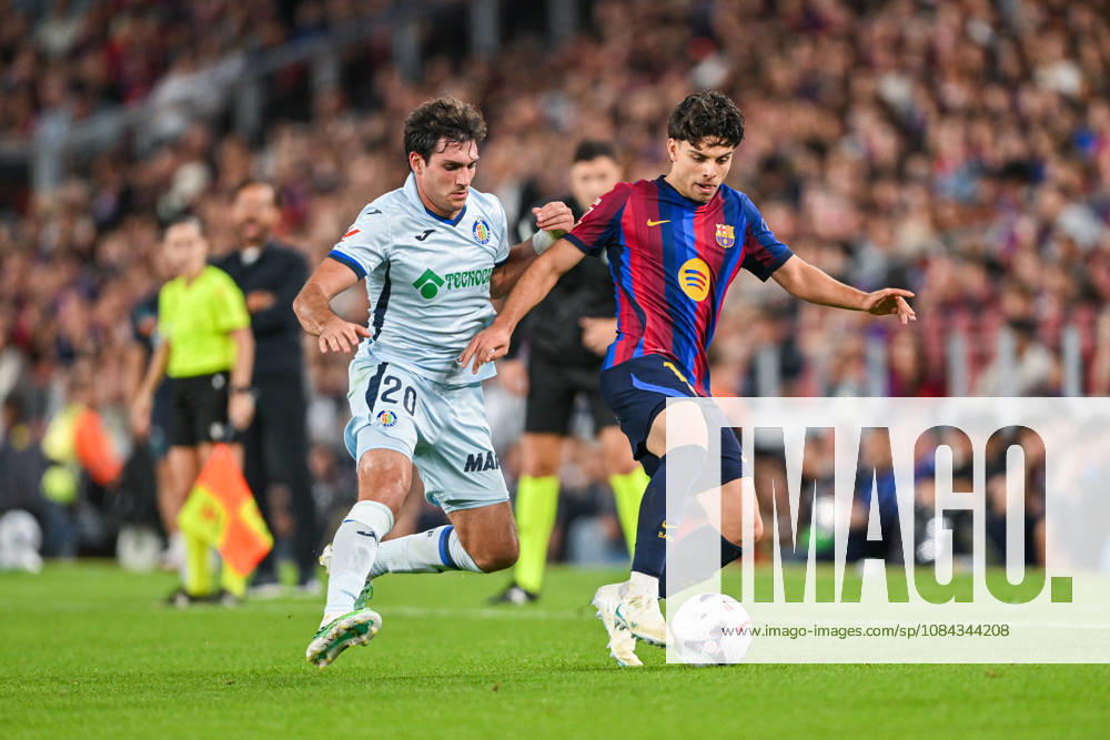 FC Barcelona, Barca v GETAFE CF SPOTIFY CAMP NOU. BARCELONA October 10,2026 FC BARCELONA vs GETAFE CF OCTOBER 10 ,2026 Xavi Espart (12) of FC Barcelona dribbles Ivan Azon (20) of Getafe CF during the match between FC Barcelona and Getafe CF corresponding to the eighth day of La Liga EA Sports at at Spotify Camp Nou in Barcelona, Spain. Barcelona ESP