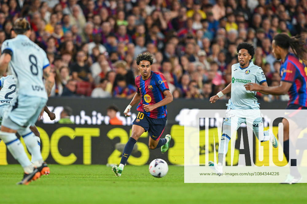 FC Barcelona, Barca v GETAFE CF SPOTIFY CAMP NOU. BARCELONA October 10,2026 FC BARCELONA vs GETAFE CF OCTOBER 10 ,2026 Lamine Yamal (10) of FC Barcelona during the match between FC Barcelona and Getafe CF corresponding to the eighth day of La Liga EA Sports at at Spotify Camp Nou in Barcelona, Spain. Barcelona ESP