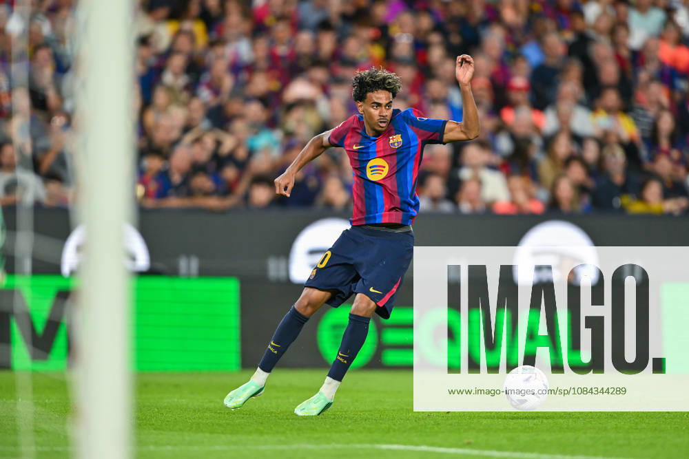 FC Barcelona, Barca v GETAFE CF SPOTIFY CAMP NOU. BARCELONA October 10,2026 FC BARCELONA vs GETAFE CF OCTOBER 10 ,2026 Lamine Yamal (10) of FC Barcelona during the match between FC Barcelona and Getafe CF corresponding to the eighth day of La Liga EA Sports at at Spotify Camp Nou in Barcelona, Spain. Barcelona ESP